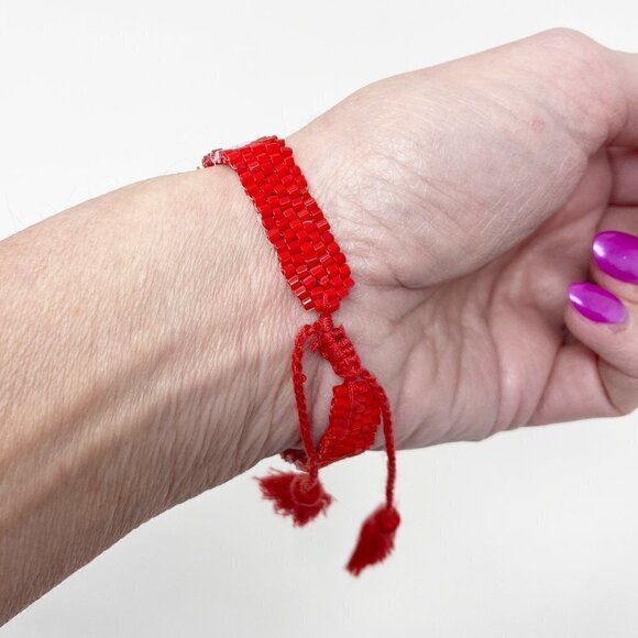 Red Hot Pink White Seed Bead Adjustable Hearts Bracelet - Picture 6 of 6
